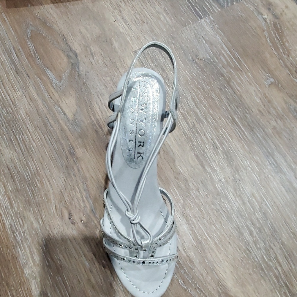 Shoes - Picture 2 of 6